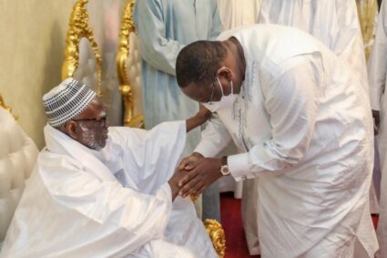 Touba : Macky Sall hué lors de sa visite nocturne avec le Khalif